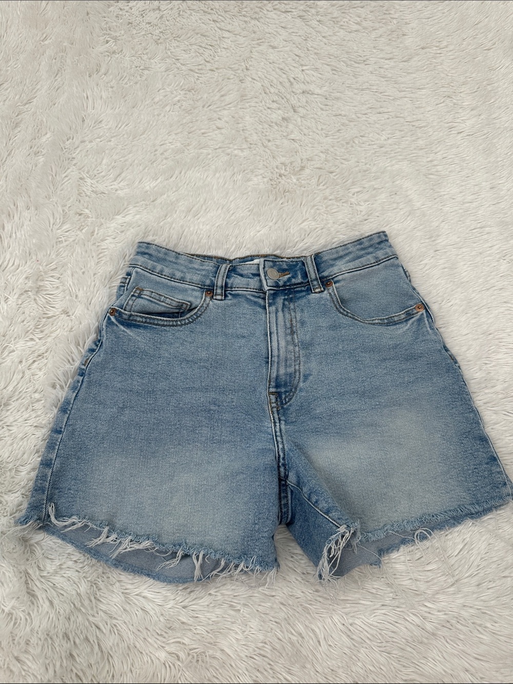 🏰 H&M High Rise Baggy Shorts